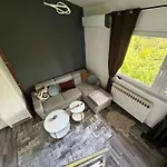 Duplex, 10 Min To Center, Free Parking *