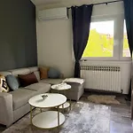 Duplex, 10 Min To Center, Free Parking Апартаменты *