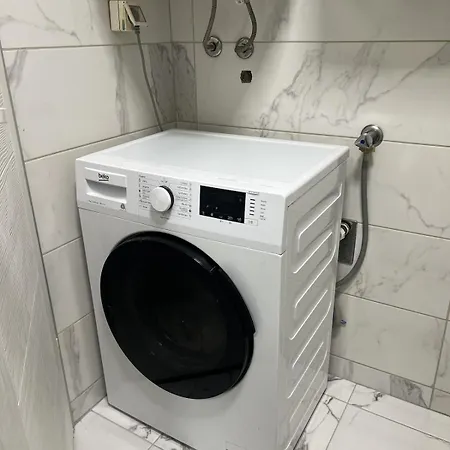 Duplex, 10 Min To Center, Free Parking Apartman
