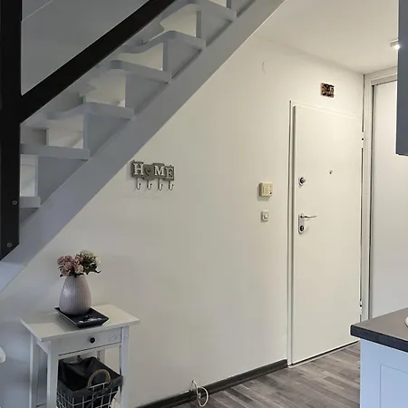 Apartman Duplex, 10 Min To Center, Free Parking
